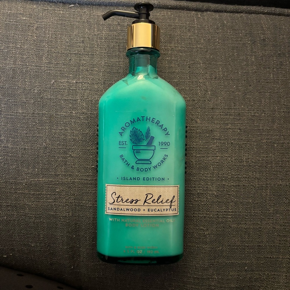 Bath & Body Works Aromatherapy Stress Relief Teal Green Bottle